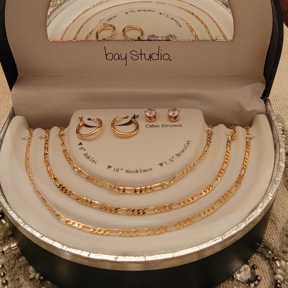 Bay Studio Jewelry Set